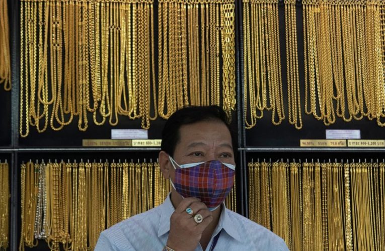 Uncertainty pushes gold price to record $1,926 per ounce