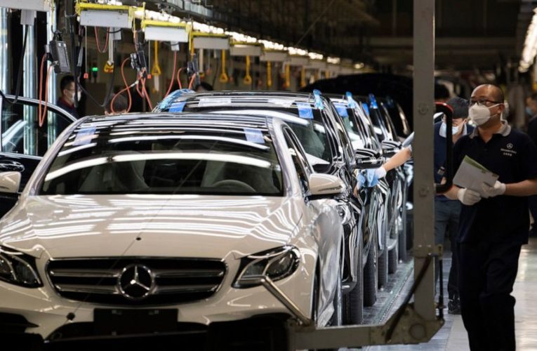 Mercedes to recall 660,000 vehicles in China for oil leak