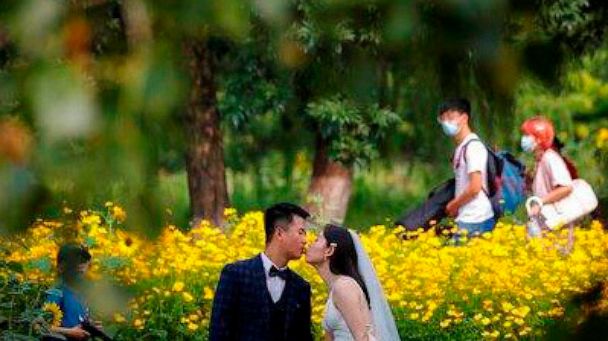 No masks, no distance: Pandemic wedding horrors for vendors