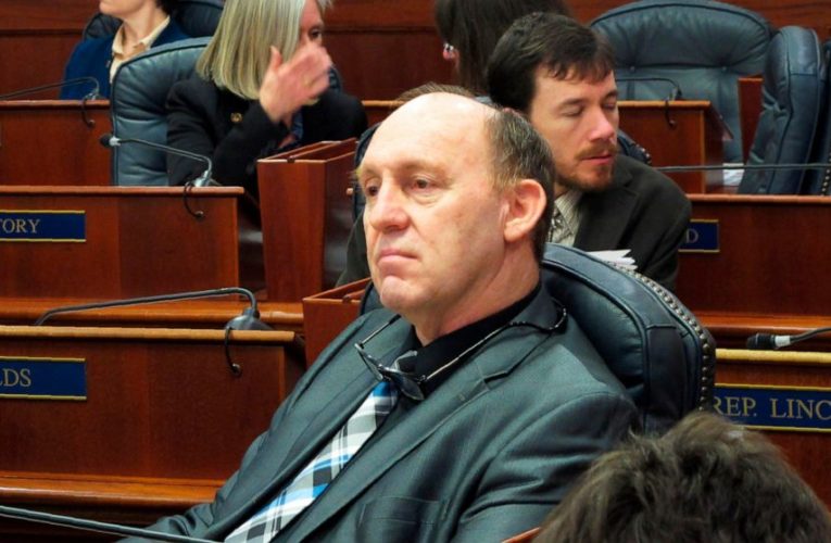 NTSB: Lawmaker in plane crash flew despite vision problems