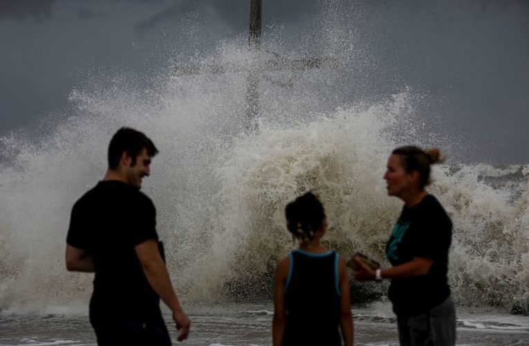 Oil industry shuts platforms, rigs, refineries as storm hits