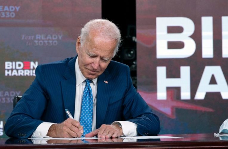 Major US postal workers union endorses Biden for president