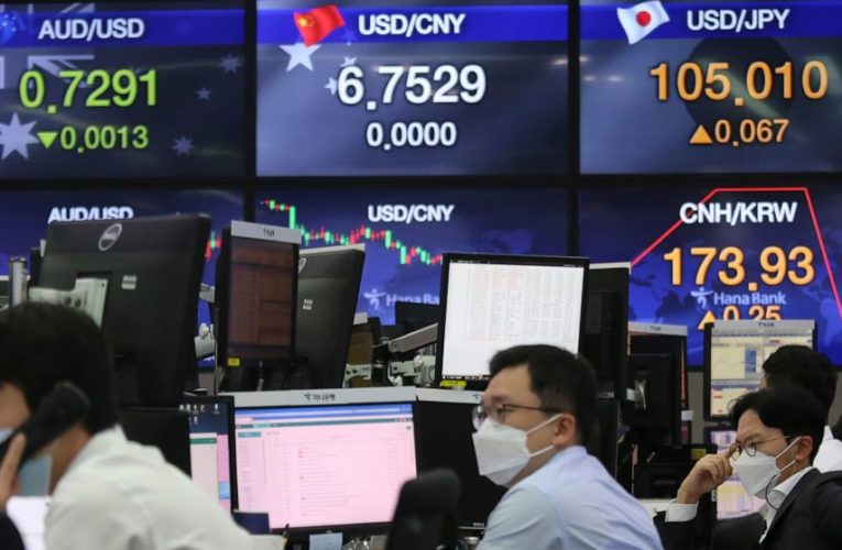 Asian stocks retreat on lack of new Fed action