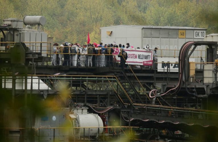 Hundreds of anti-coal campaigners protest at German mine