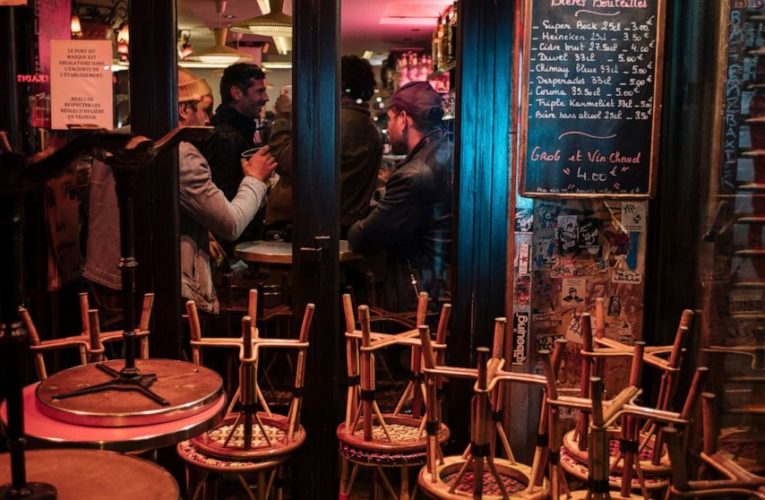 Paris hospitals on emergency footing as virus cases rise