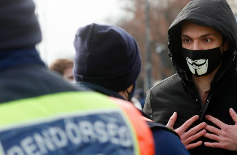 Hungarian restaurant workers protest lockdown restrictions