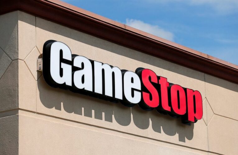 In duel with small investors over GameStop, big funds blink
