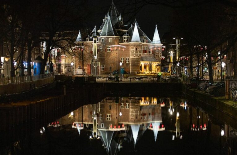 Dutch opposition lawmakers back new coronavirus curfew law