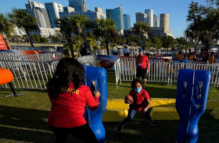 Tampa Bay makes best of Super Bowl week amid sour economy