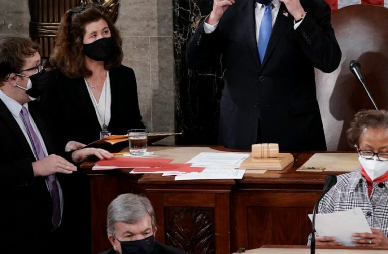 Dems near relief bill OK by House, ponder wage plan rescue