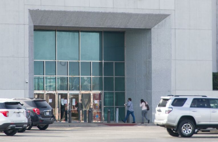 These Texas chains will still require masks once the state’s mandate is lifted