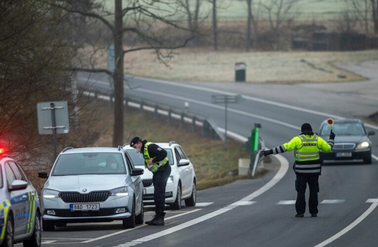 Czechs send 30,000 police, soldiers to enforce travel limits