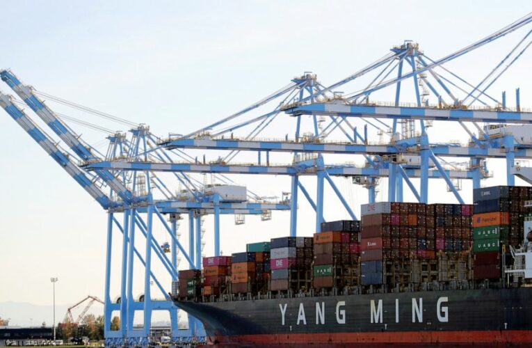 US trade deficit up 1.9% in January on record goods imports
