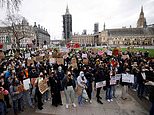 Jeremy Corbyn addresses tens of thousands of Kill the Bill activists in London