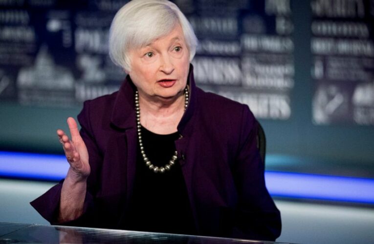 Yellen picks top Fed banking regulator as acting comptroller