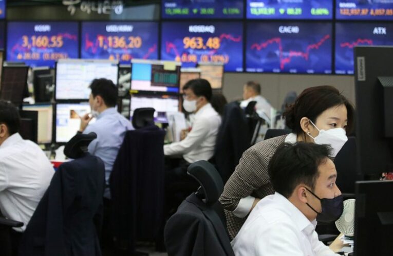 Global shares gain despite pandemic, inflation fears