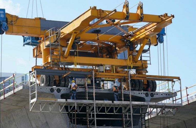 US construction spending fell 0.3% in May, housing slowing