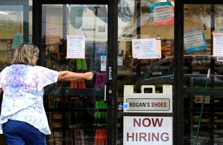 US jobless claims down 24,000 to 400,000 as economy recovers