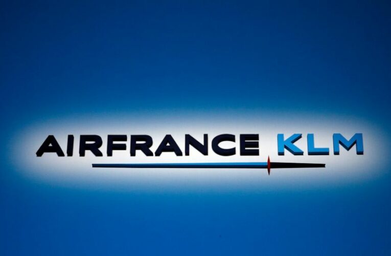 Air France-KLM reports huge Q2 loss, sees signs of recovery