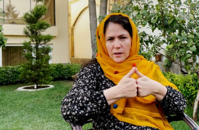 CNN reporter shows scene in Kabul streets just days after Taliban takeover