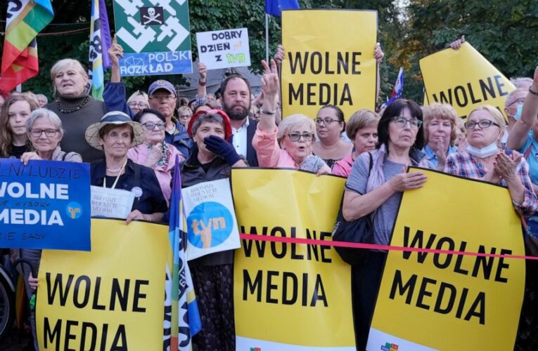 Polish govt seeks new attempt to vote on disputed media bill