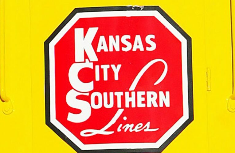 Railroad bidding war for Kansas City Southern is reignited