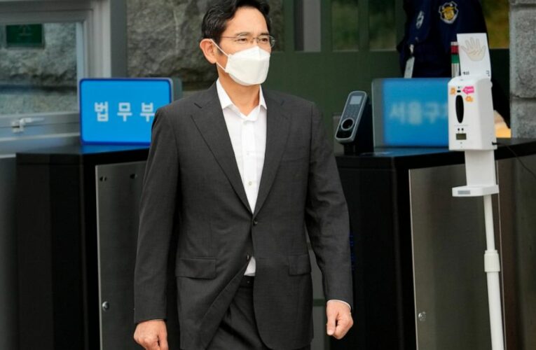 Paroled Samsung heir apologies for causing public concern