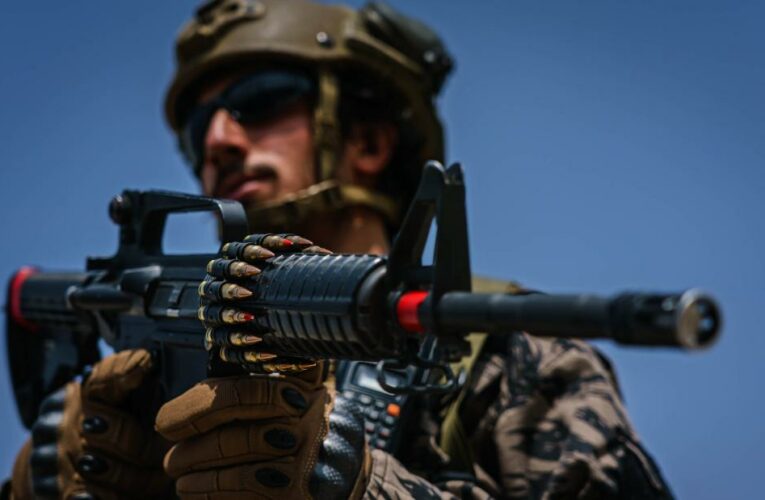 Taliban show off captured weapons at Kandahar victory parade