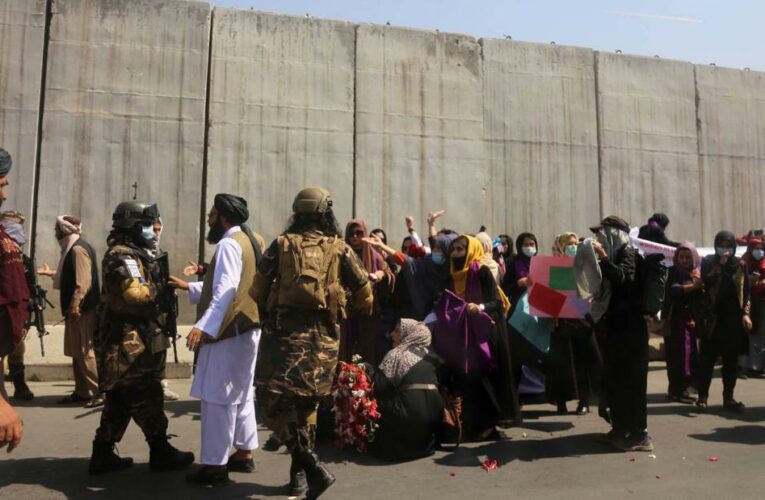 Taliban forces reportedly used tasers and tear gas against protestors marching to the presidential palace