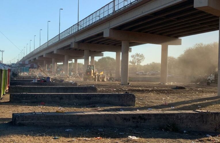 A surge of migrants — many of them Haitian — had converged on the temporary site at the Del Rio bridge