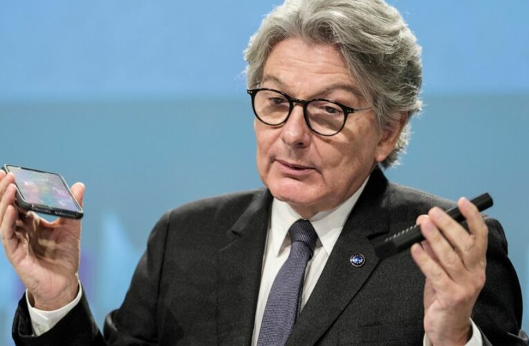 One to charge them all: EU demands single plug for phones