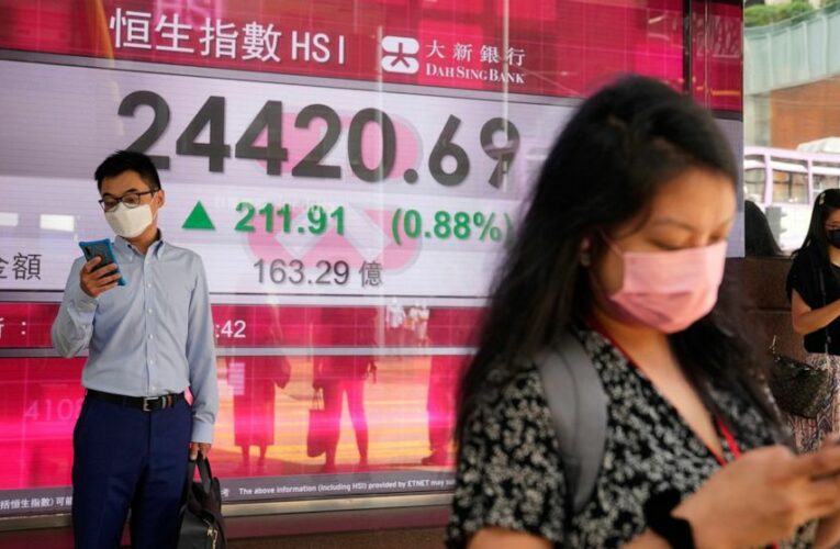 Spike in bond yields spooks investors, deflates tech stocks