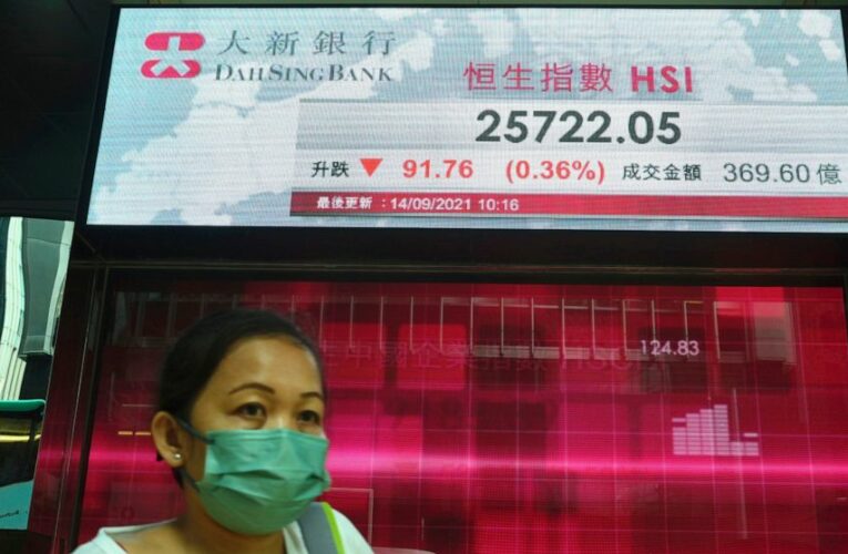 Stocks fall broadly, dragging indexes lower for the week