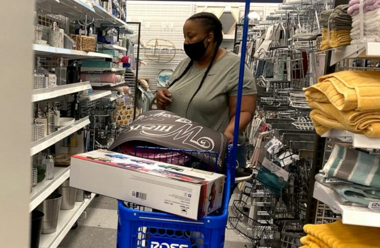 US consumer confidence slides for third consecutive month