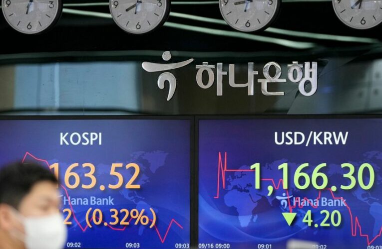 US stock indexes recover from a midday slump and turn higher