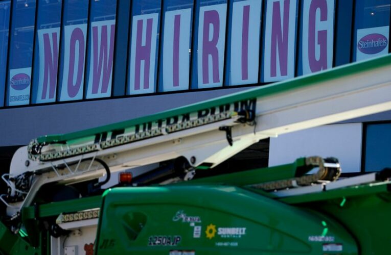 US jobless claims drop to pandemic low of 281,000
