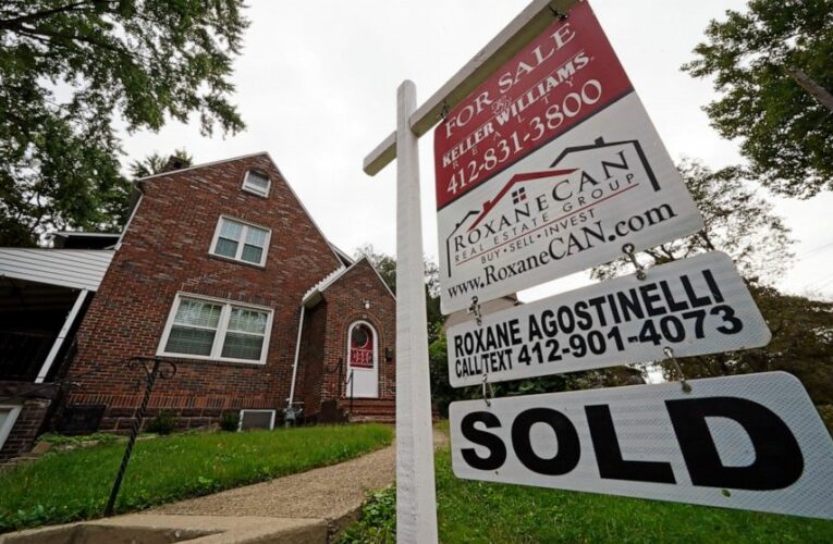 US average mortgage rates jump; 30-year loan at 3.05%