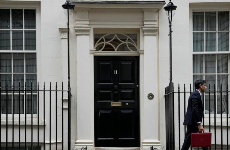 Mine’s a light beer: UK to overhaul alcohol taxes