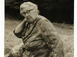 Agatha Christie enjoys food and fizz at picnic to celebrate her 81st birthday in unseen photos
