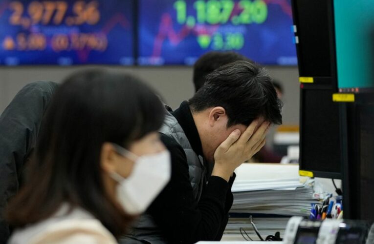 World stocks retreat as inflation augurs Fed rate hikes