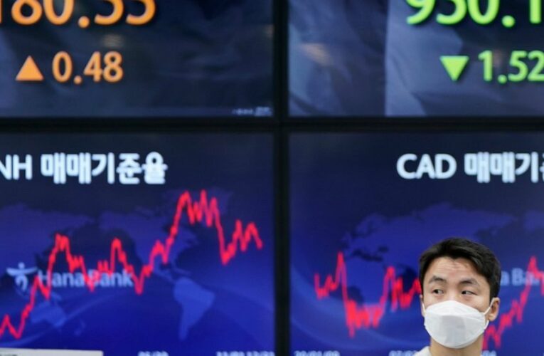 Stocks fall on Wall Street, head for another weekly loss