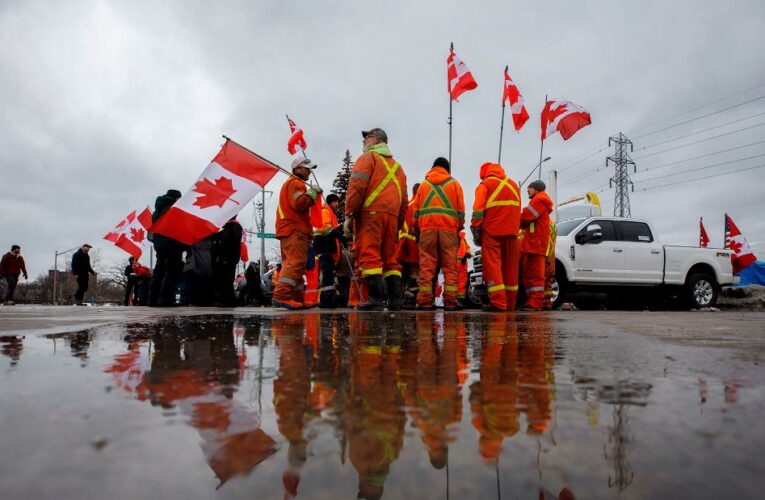 US business leaders sound alarm on US-Canada border blockade