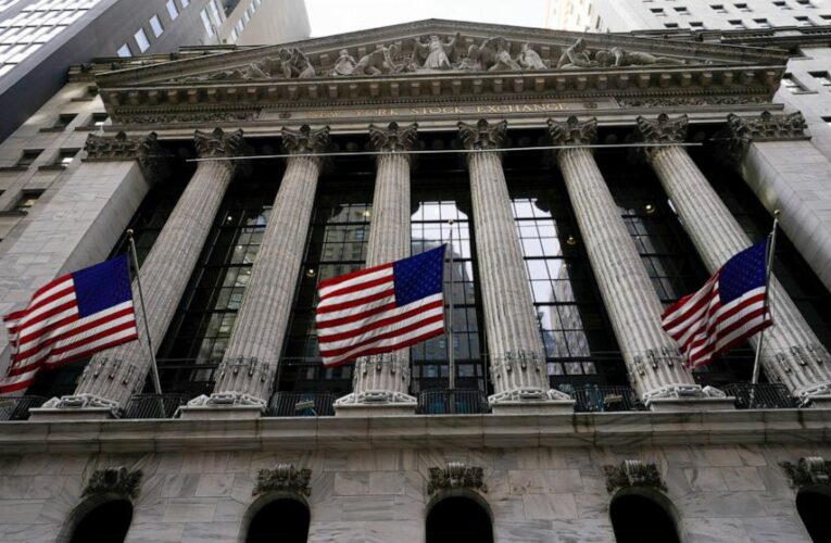 US stocks fall, heading for a second straight weekly loss