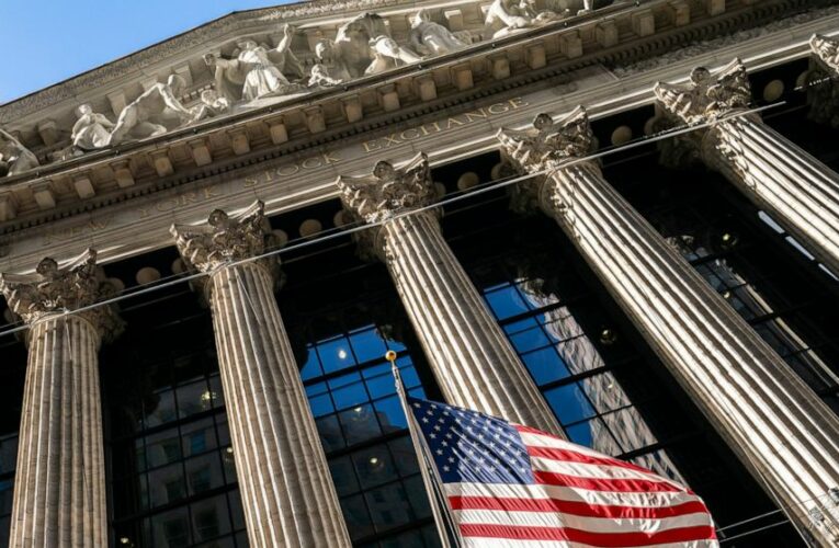 Oil prices jump, shares sink as Russia edges toward Ukraine