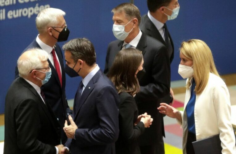 World leaders slap sanctions on the Kremlin over invasion