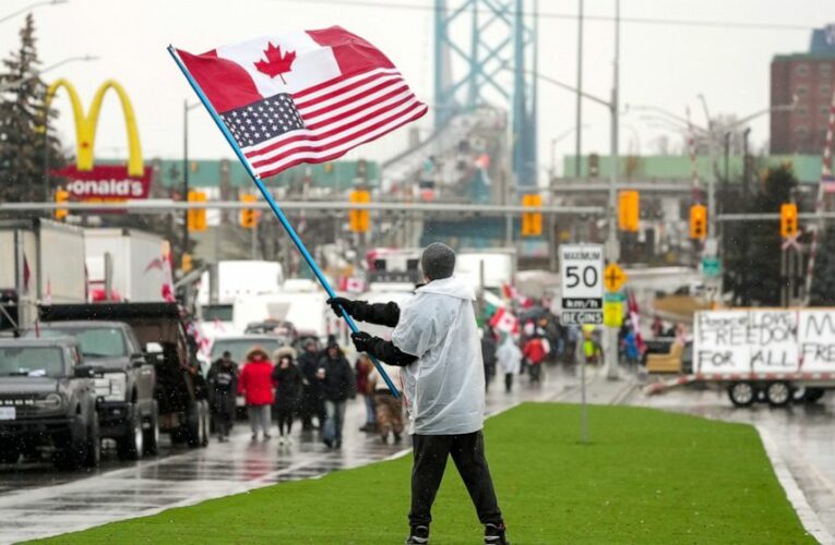 Canada border blockade clearing peacefully as police move in