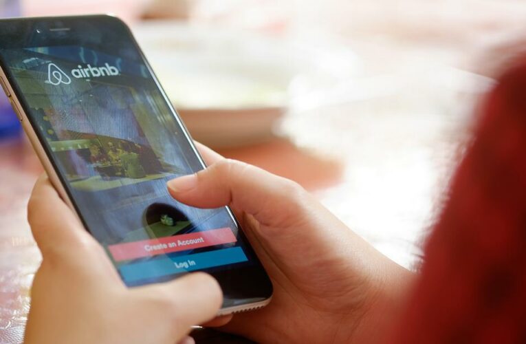 People around the world are booking Airbnbs in Ukraine. They don’t plan to check in