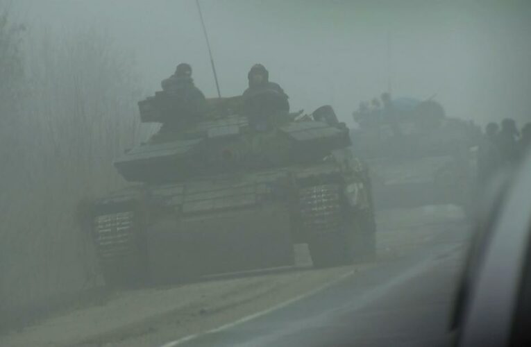 Russians turn barrel of their tank on convoy