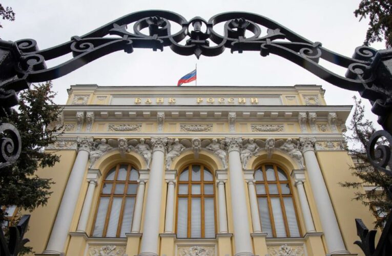 Here’s how we know sanctions are hurting Russia