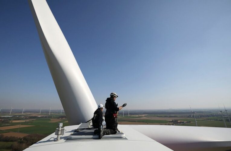 Bountiful wind, sun boost German renewable power this year